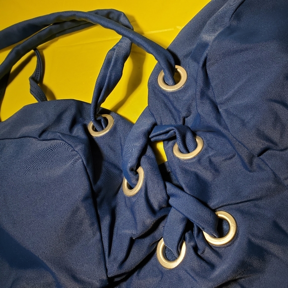 Time and Tru | One-Piece - Picture 3 of 4